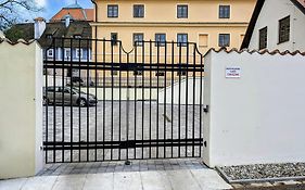 Residence Wurmfeld - Rodinny Apartman S 3 Loznicemi